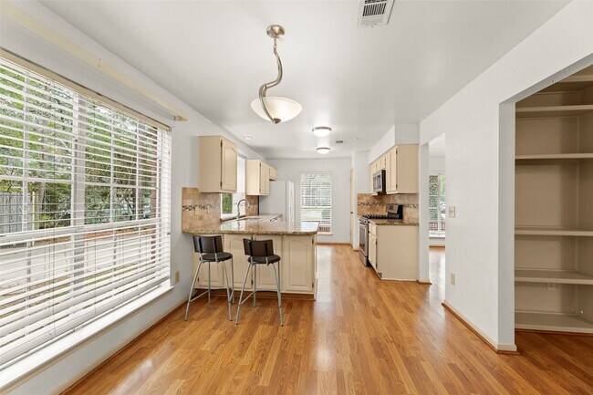 Building Photo - 38 Tall Sky Pl