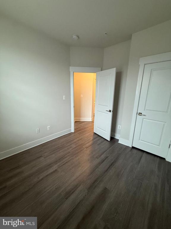 Building Photo - 253 Armenian Oak Dr