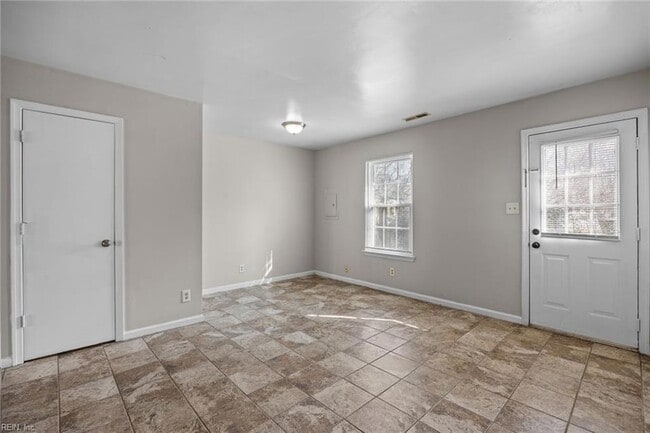 Building Photo - 3324 Kansas Ave