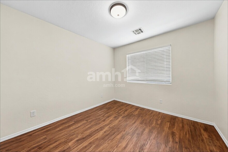 Building Photo - 17238 W Maui Ln