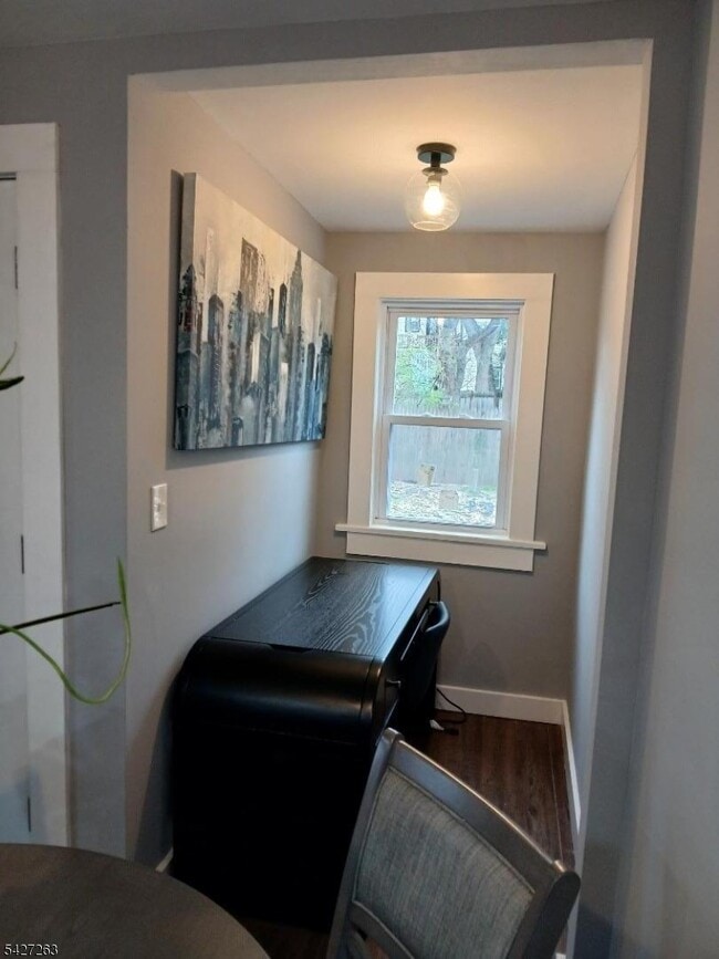 Building Photo - 17 Thomas St