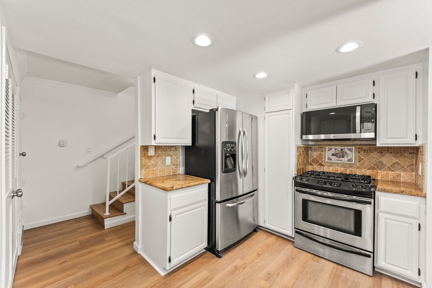 Kitchen 4 - 1214 S Alma St