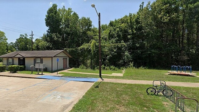 Building Photo - 1100 S Adams St