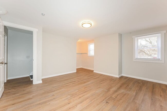 Building Photo - 4 Kuhn St