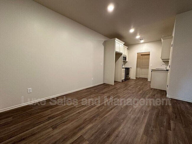 Building Photo - 412 Chalk Hill Ct