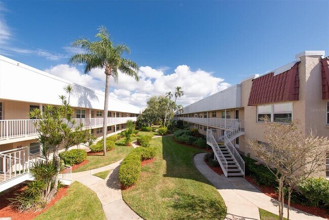 Building Photo - 10032 65th Ave N