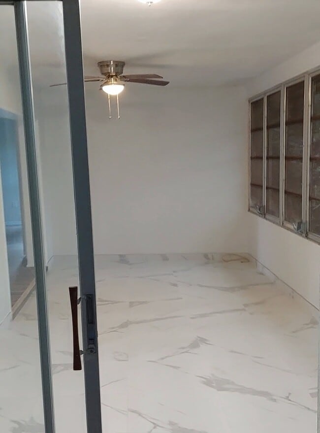 Building Photo - 3648 Boca Ciega Dr