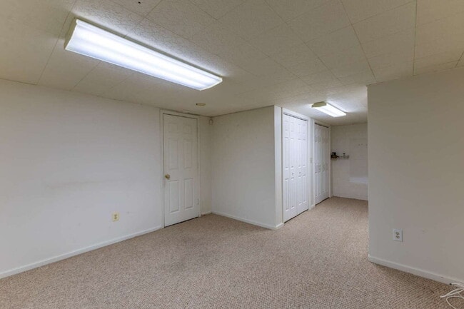 Building Photo - Welcome to your new home in the heart of T...