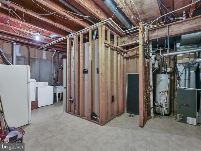 Building Photo - 31 Valerian Ct