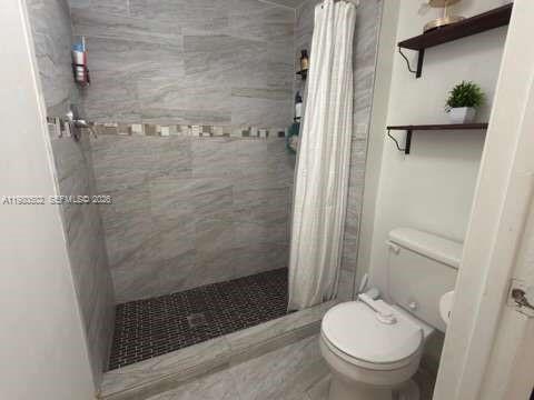 Building Photo - 9999 Summerbreeze Dr