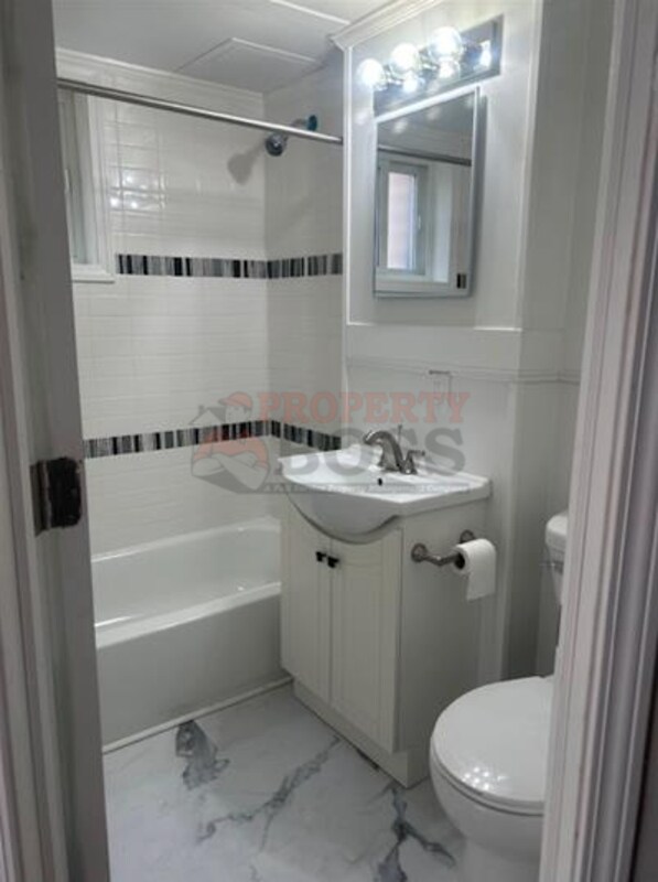 Building Photo - 1350 Van Buren St