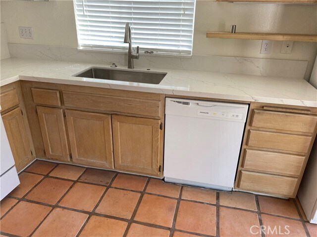 Building Photo - 53 Goldenrod