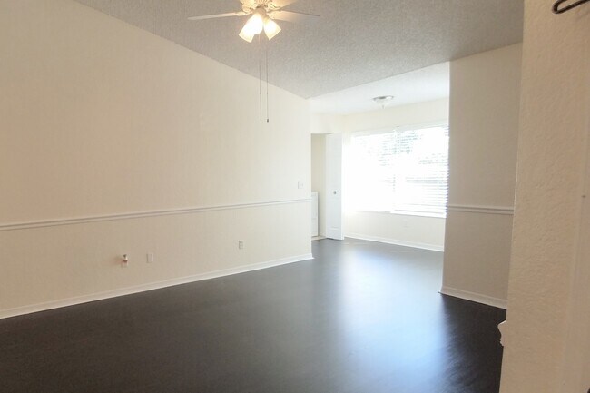 Building Photo - Beautiful Remodeled 2/1 Condo x Rent @ Villa Medici close to Theme Parks!