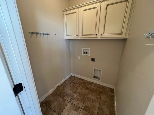 Building Photo - 978 Freedom Point Way