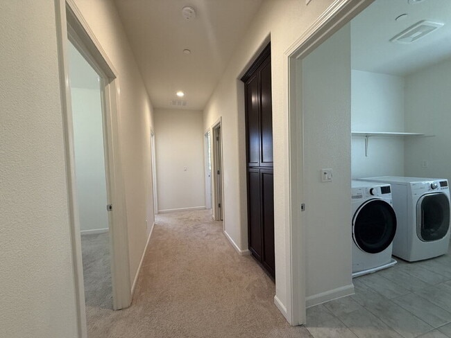 Building Photo - 3654 el Dala Ln