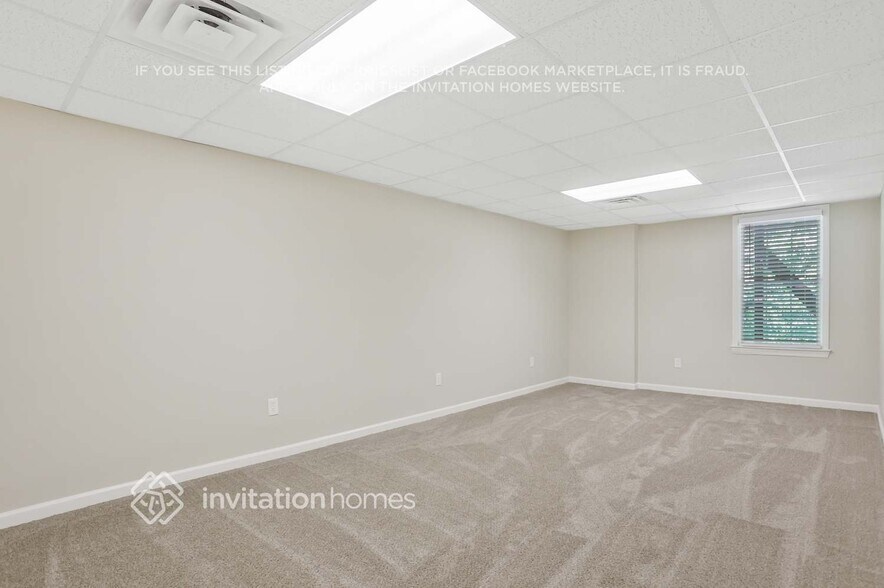 Building Photo - 2073 Kinridge Rd