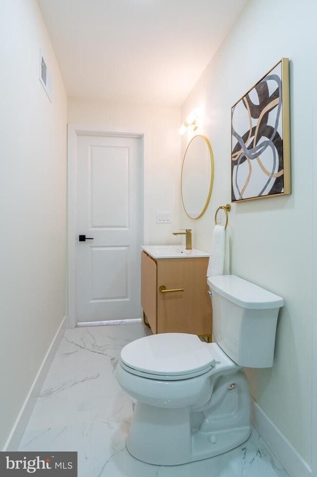 Building Photo - WOW brand new with Deck