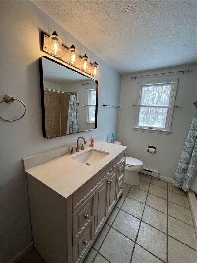 Building Photo - 7026 Lake Ave