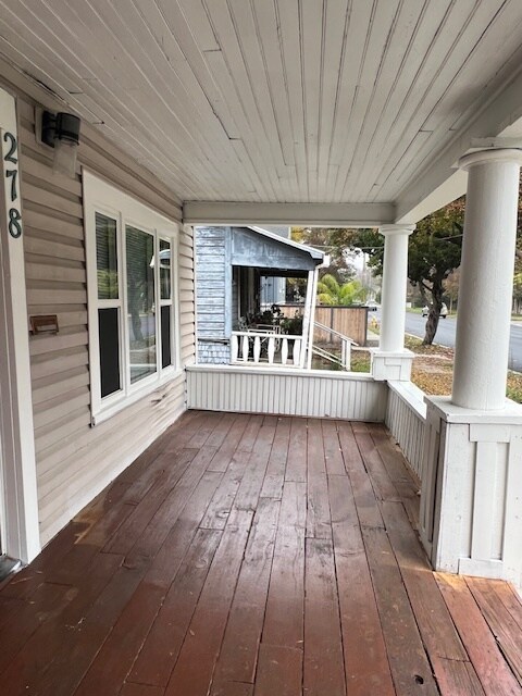 Building Photo - 278 E 9th St