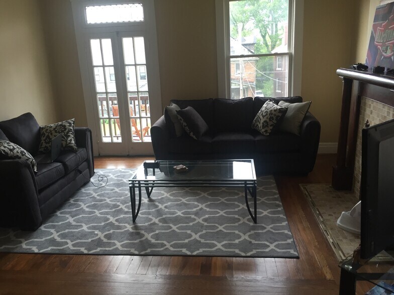 Building Photo - 1367 Burdette Ave