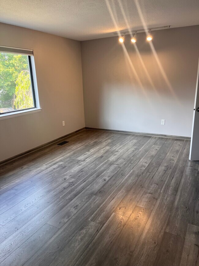 Building Photo - 108 Cedar Knolls Dr