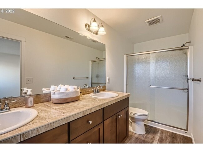 Building Photo - Modern Comfort in a Quiet, Beautiful Neighborhood – 3 Bed, 2.5 Bath Home