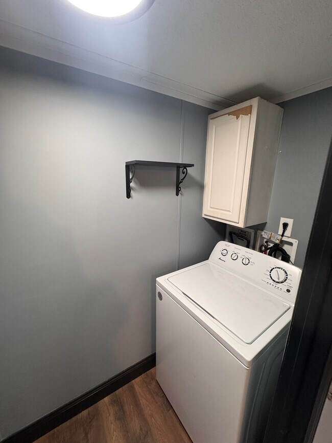 Building Photo - 7804 Stanley Rd