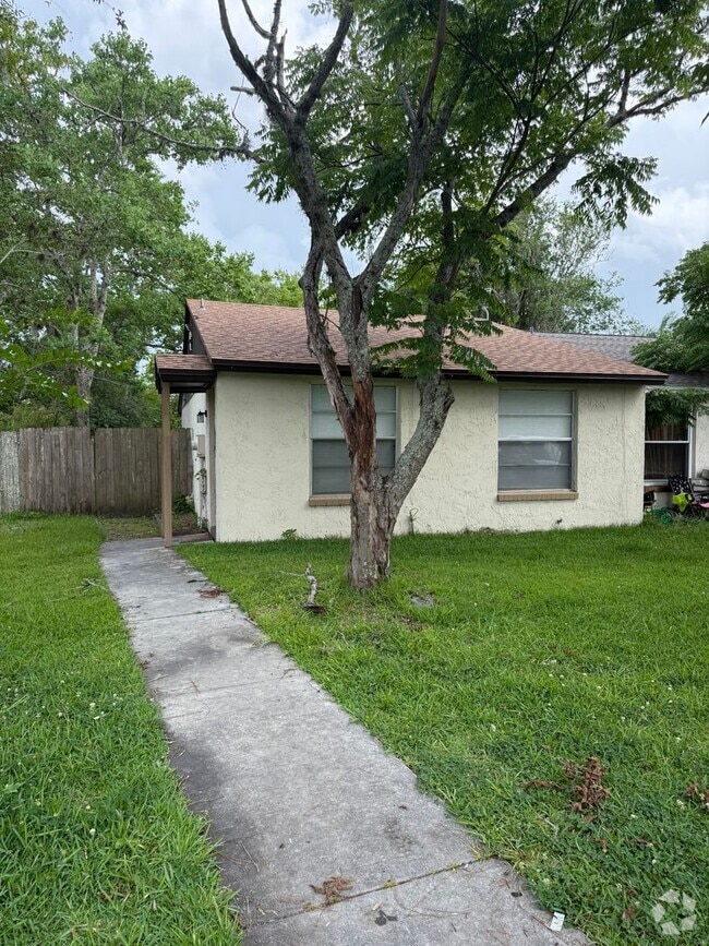 Building Photo - Nice 2/1 locted in Orange Park