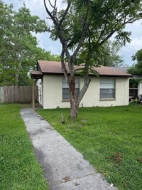 Building Photo - Nice 2/1 locted in Orange Park
