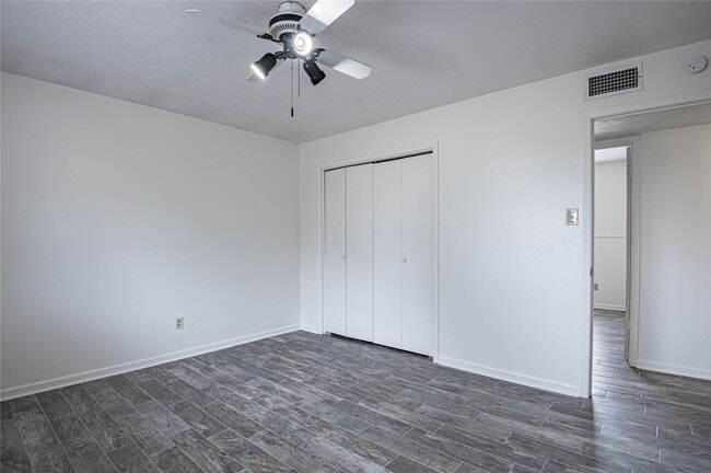Building Photo - 4 Barre Ln