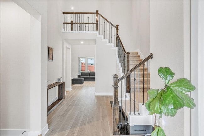 Building Photo - 213 Palatino Bnd