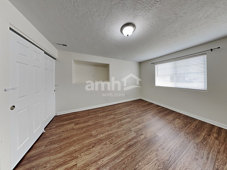 Building Photo - 229 Walton Dr