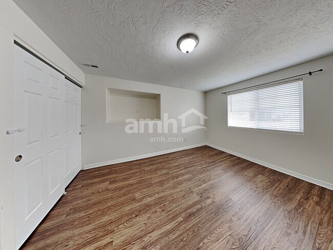 Building Photo - 229 Walton Dr