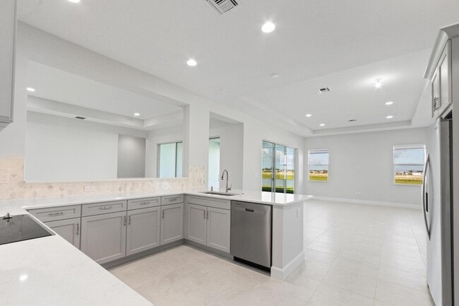 Building Photo - 5579 Liberty Ln