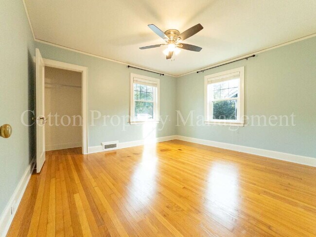 Building Photo - 309 N 23rd St