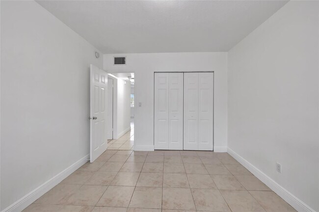 Building Photo - 1916 SW 11th St