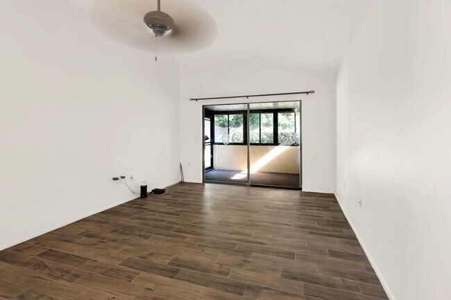 Building Photo - Updated 1 Bed 1 Bath In Meadow Croft In Bardenton!!