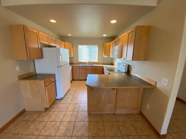 Building Photo - Nice 3 Bed, 2 Bath Home!