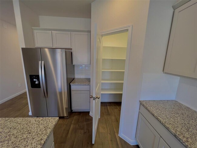 Building Photo - 314 Addison Pl