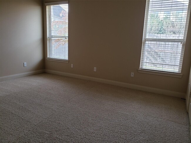 Building Photo - 5402 Valley Country Ln