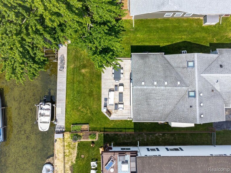 Building Photo - 1466 Rossdale Dr