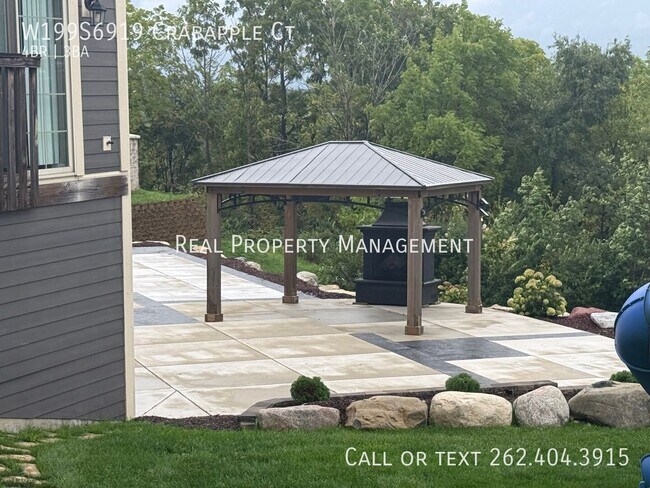 Building Photo - W199S6919 Crabapple Ct