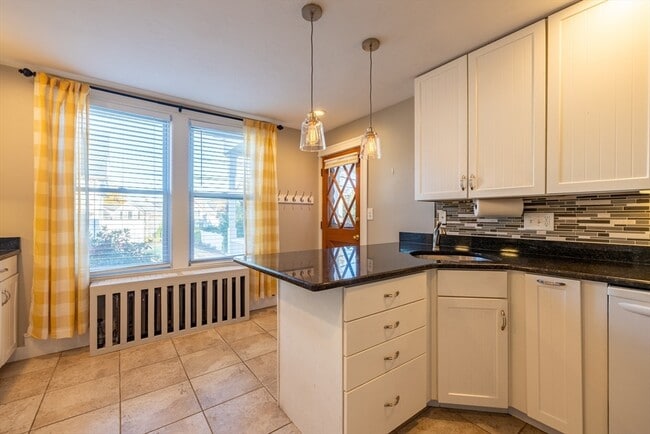 Building Photo - 151 Methuen St