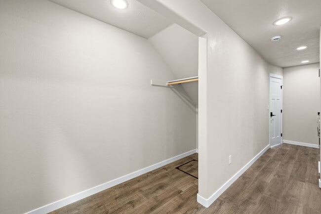 Building Photo - 7857 Houston Lp