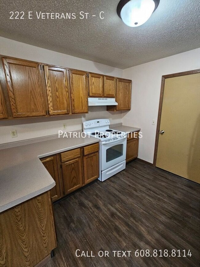 Building Photo - 222 E Veterans St