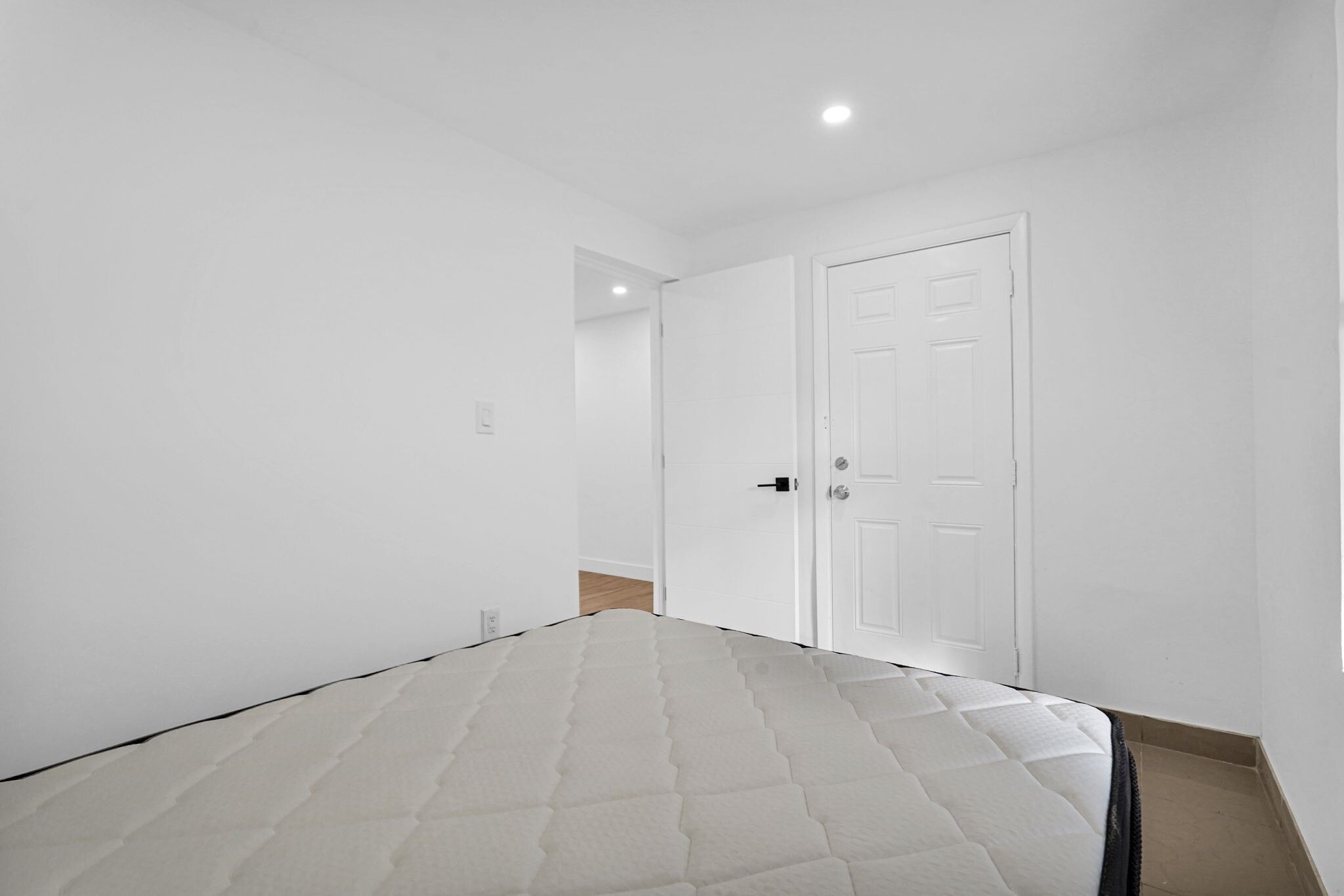 Building Photo - 2419 Coolidge St