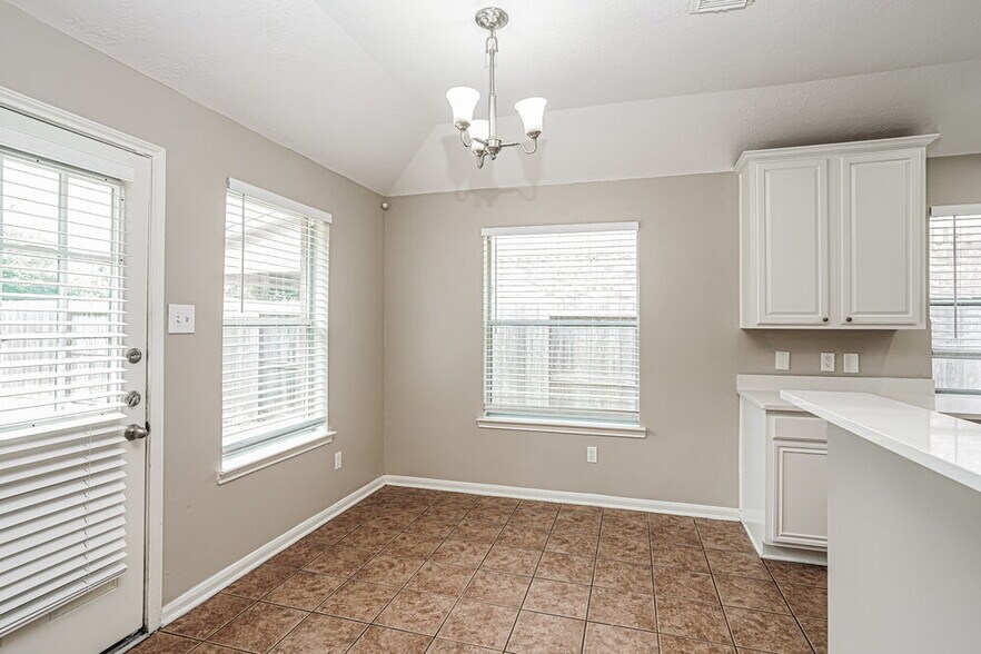 Building Photo - 549 Green Cedar Dr