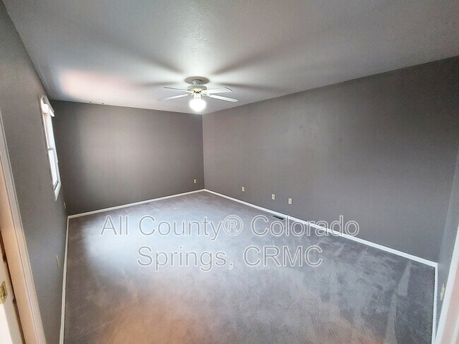 Building Photo - 6568 Foxdale Cir