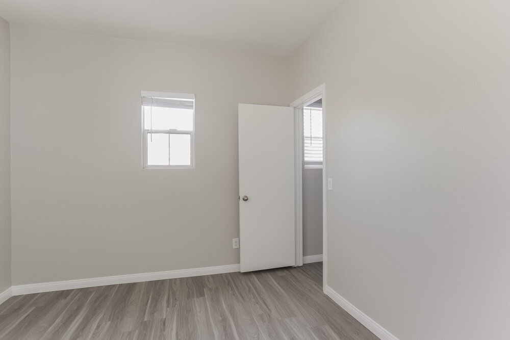 Building Photo - 10413 Sloping Hill Ave