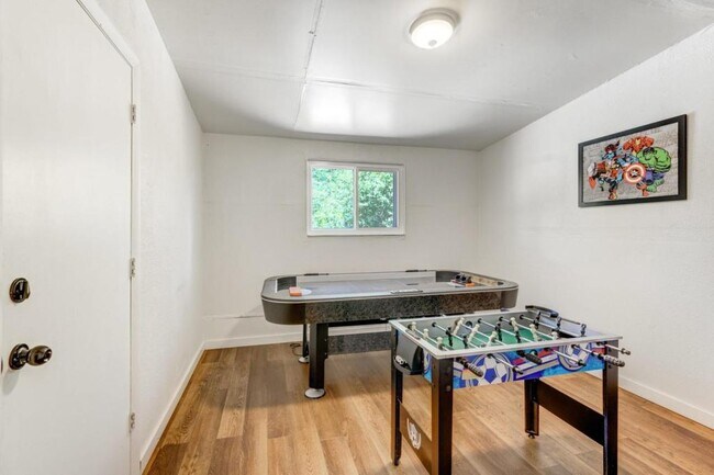 Building Photo - 3622 Anemone Cir